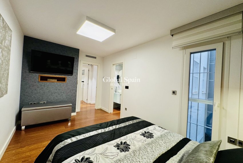 Wederverkoop - APPARTEMENT -
TORREVIEJA - Costa Blanca