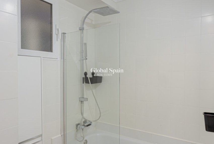 Wederverkoop - APPARTEMENT -
TORREVIEJA - Costa Blanca