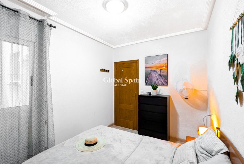 Wederverkoop - APPARTEMENT -
TORREVIEJA - Costa Blanca