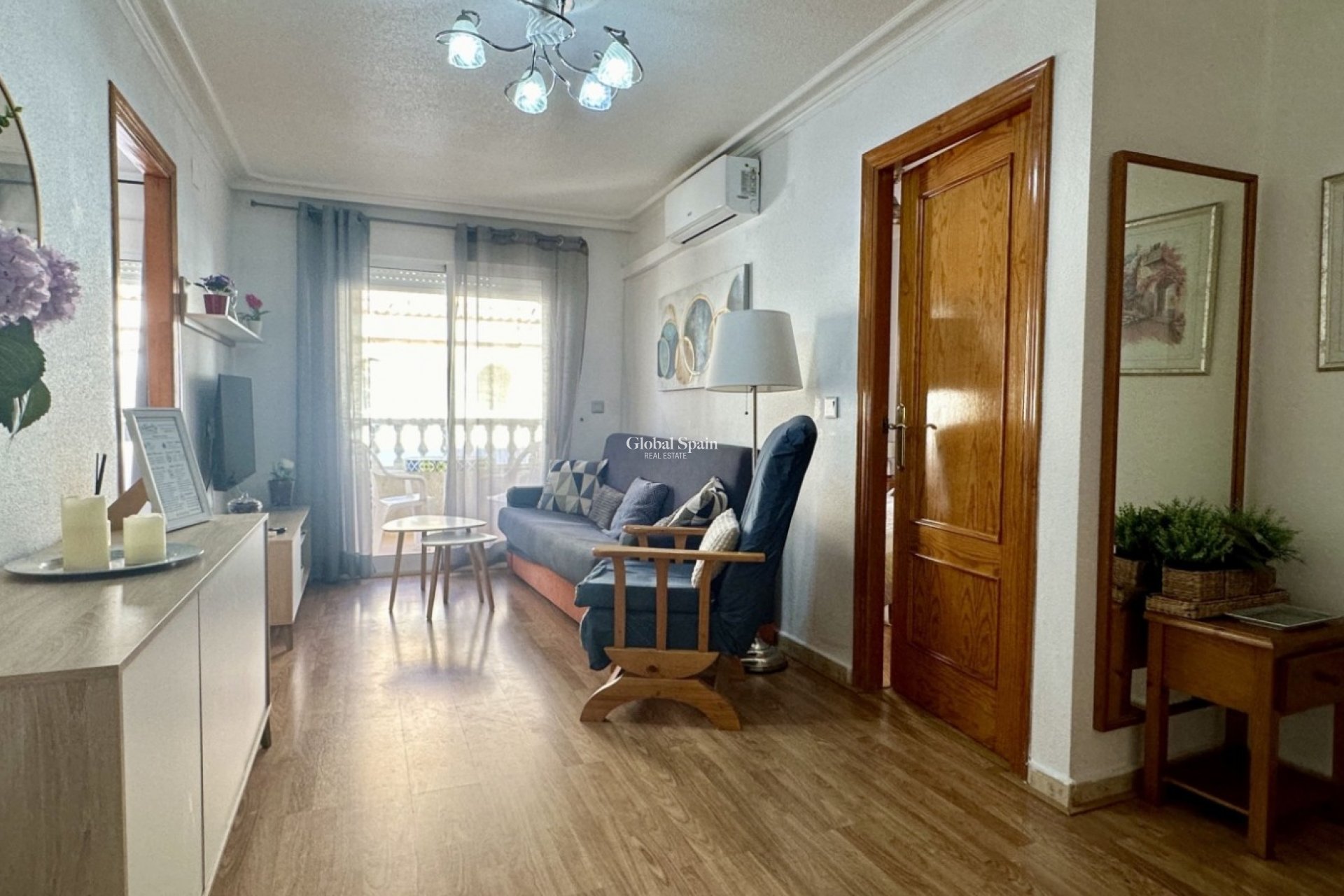 Wederverkoop - APPARTEMENT -
TORREVIEJA - Costa Blanca