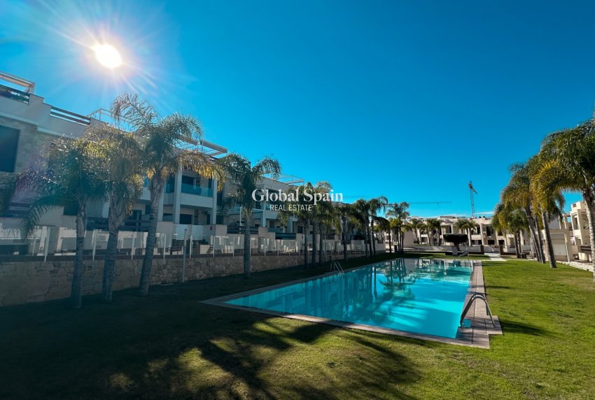 Wederverkoop - APPARTEMENT -
TORREVIEJA - Costa Blanca