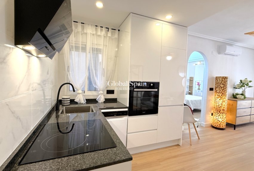 Wederverkoop - APPARTEMENT -
TORREVIEJA - Costa Blanca