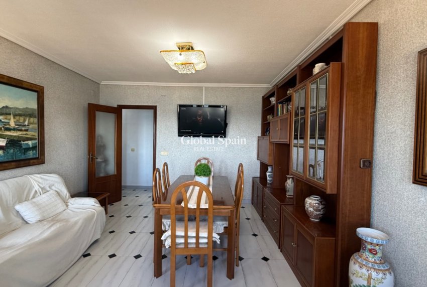 Wederverkoop - APPARTEMENT -
TORREVIEJA - Costa Blanca