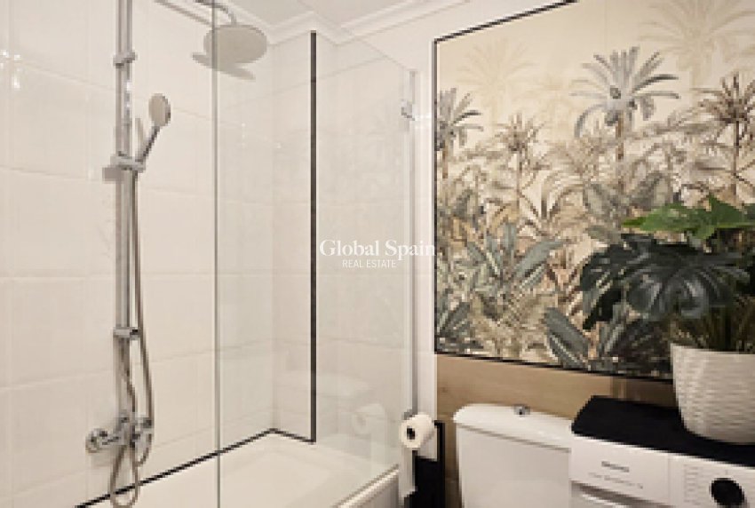 Wederverkoop - APPARTEMENT -
TORREVIEJA - Costa Blanca