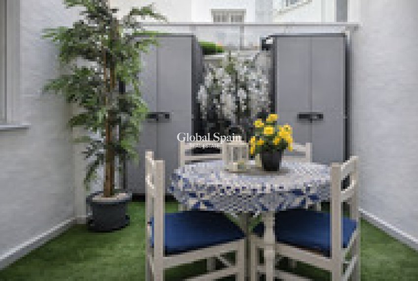 Wederverkoop - APPARTEMENT -
TORREVIEJA - Costa Blanca