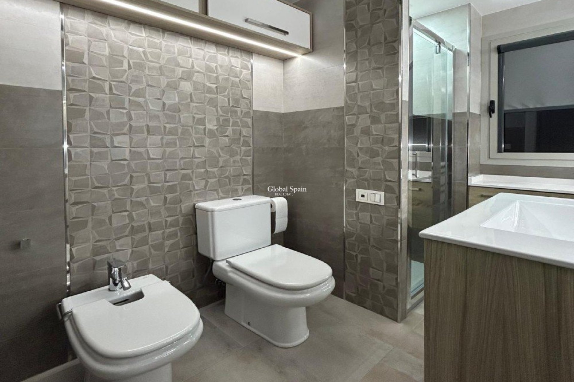 Wederverkoop - APPARTEMENT -
TORREVIEJA - Costa Blanca