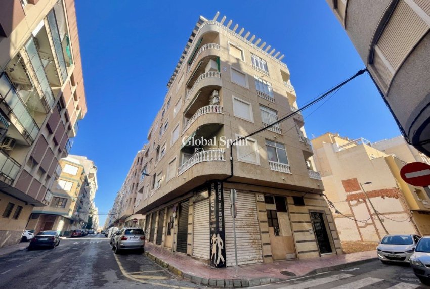 Wederverkoop - APPARTEMENT -
TORREVIEJA - Costa Blanca