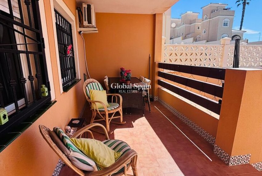 Wederverkoop - APPARTEMENT -
TORREVIEJA - Costa Blanca