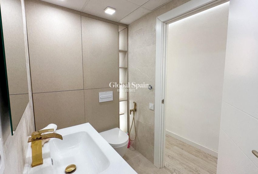 Wederverkoop - APPARTEMENT -
TORREVIEJA - Costa Blanca