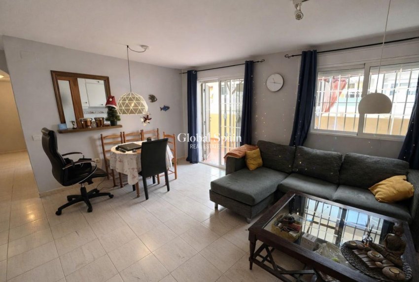 Wederverkoop - APPARTEMENT -
TORREVIEJA - Costa Blanca