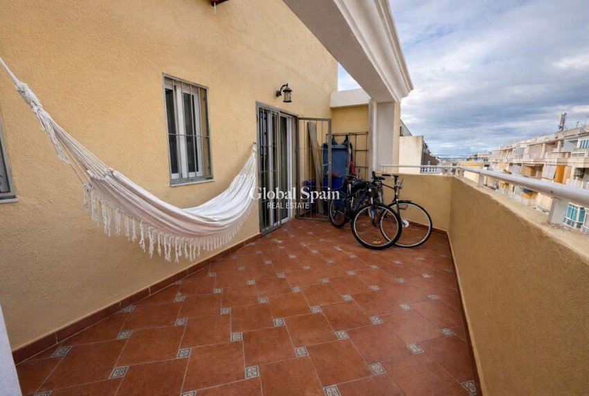 Wederverkoop - APPARTEMENT -
TORREVIEJA - Costa Blanca