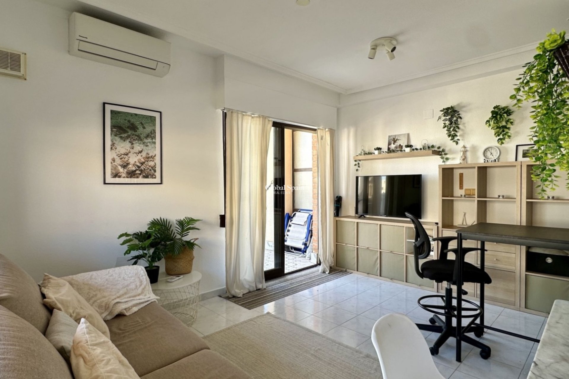 Wederverkoop - APPARTEMENT -
TORREVIEJA - Costa Blanca