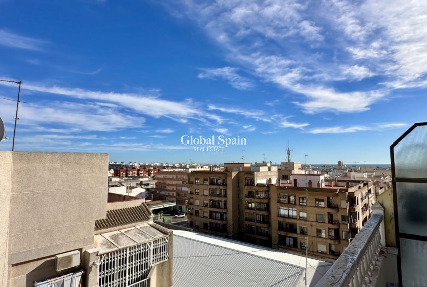 Wederverkoop - APPARTEMENT -
TORREVIEJA - Costa Blanca