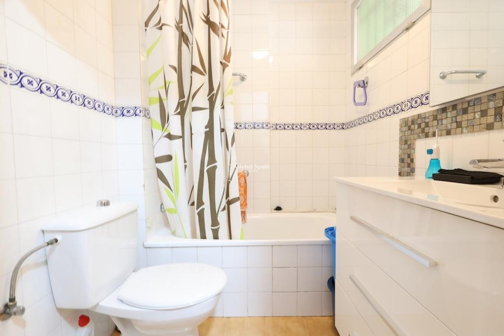 Wederverkoop - APPARTEMENT -
TORREVIEJA - Costa Blanca