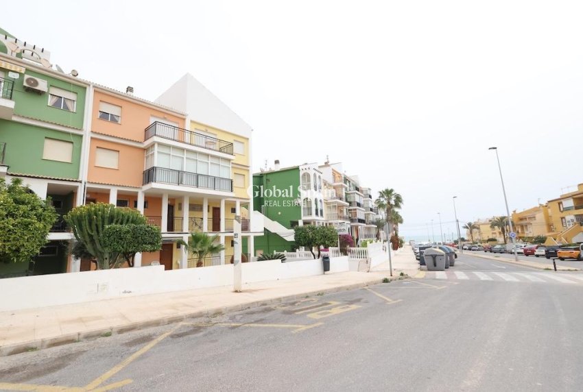 Wederverkoop - APPARTEMENT -
TORREVIEJA - Costa Blanca