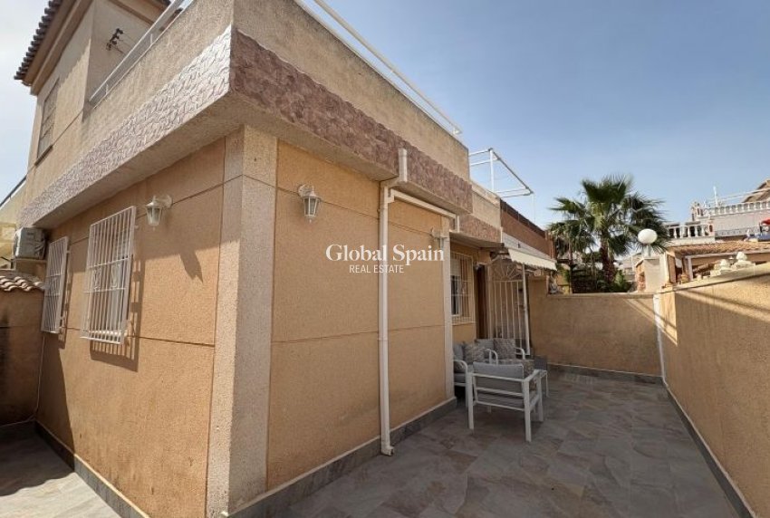 Wederverkoop - APPARTEMENT -
TORREVIEJA - Costa Blanca