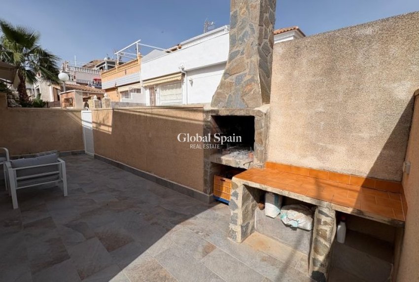 Wederverkoop - APPARTEMENT -
TORREVIEJA - Costa Blanca