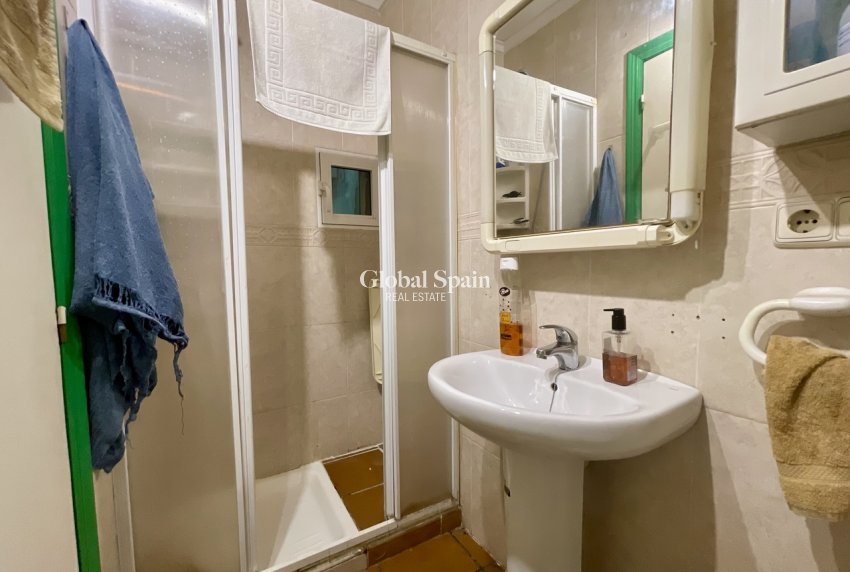 Wederverkoop - APPARTEMENT -
TORREVIEJA - Costa Blanca