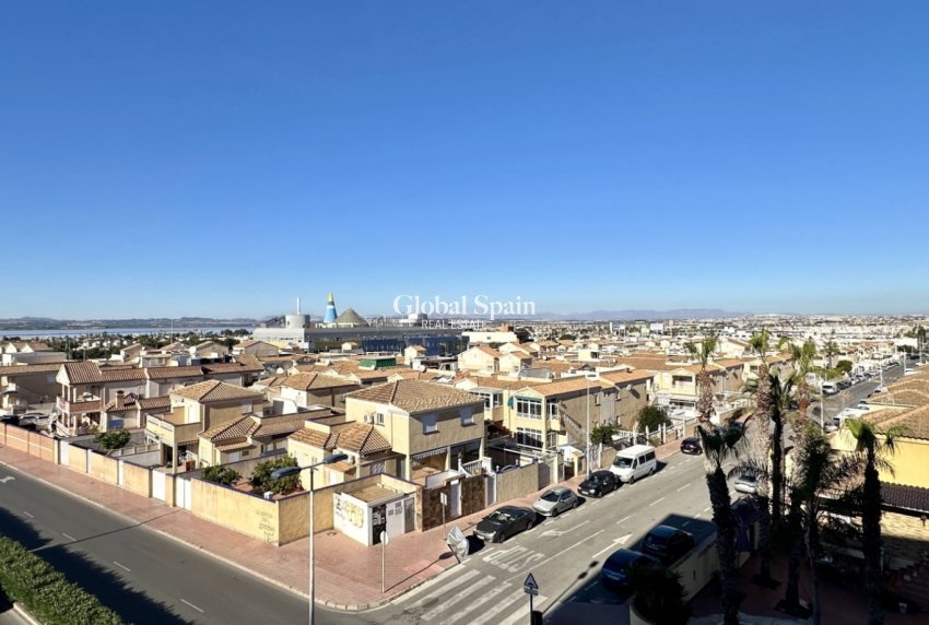 Wederverkoop - APPARTEMENT -
TORREVIEJA - Costa Blanca