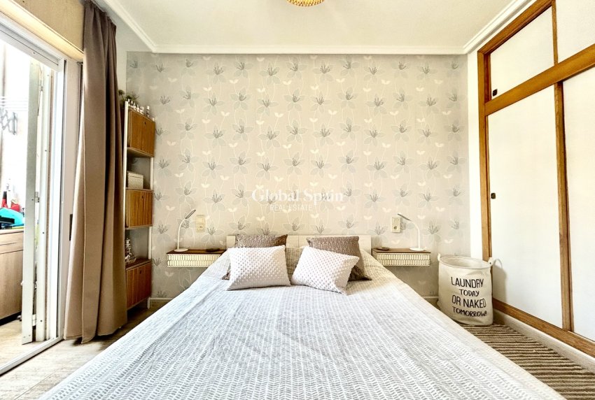 Wederverkoop - APPARTEMENT -
TORREVIEJA - Costa Blanca