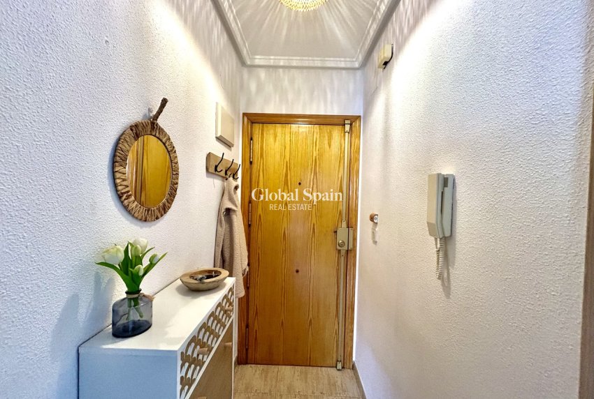 Wederverkoop - APPARTEMENT -
TORREVIEJA - Costa Blanca