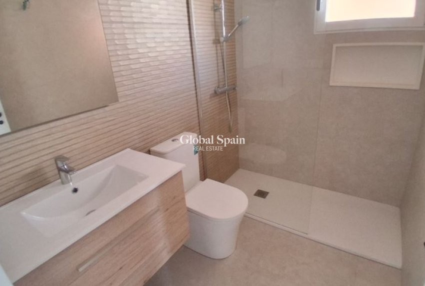 Wederverkoop - APPARTEMENT -
TORREVIEJA - Costa Blanca