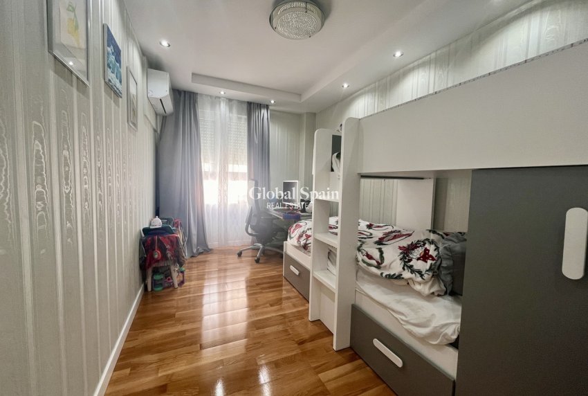 Wederverkoop - APPARTEMENT -
TORREVIEJA - Costa Blanca