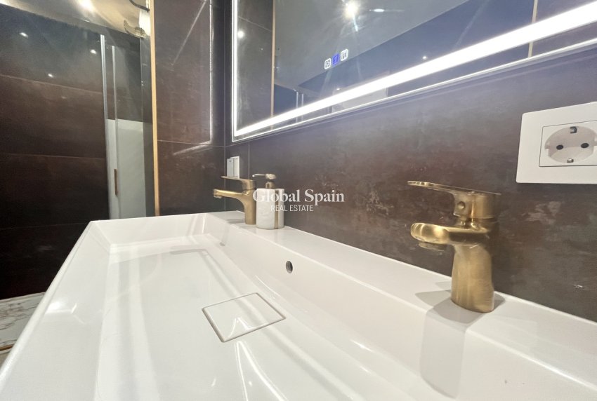 Wederverkoop - APPARTEMENT -
TORREVIEJA - Costa Blanca