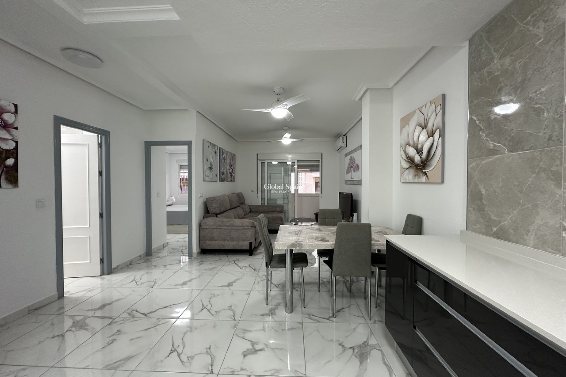 Wederverkoop - APPARTEMENT -
TORREVIEJA - Costa Blanca