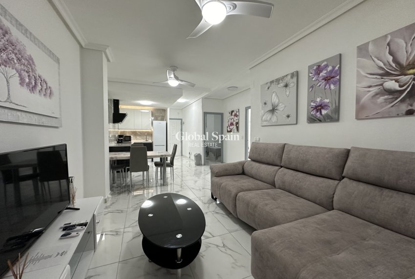 Wederverkoop - APPARTEMENT -
TORREVIEJA - Costa Blanca