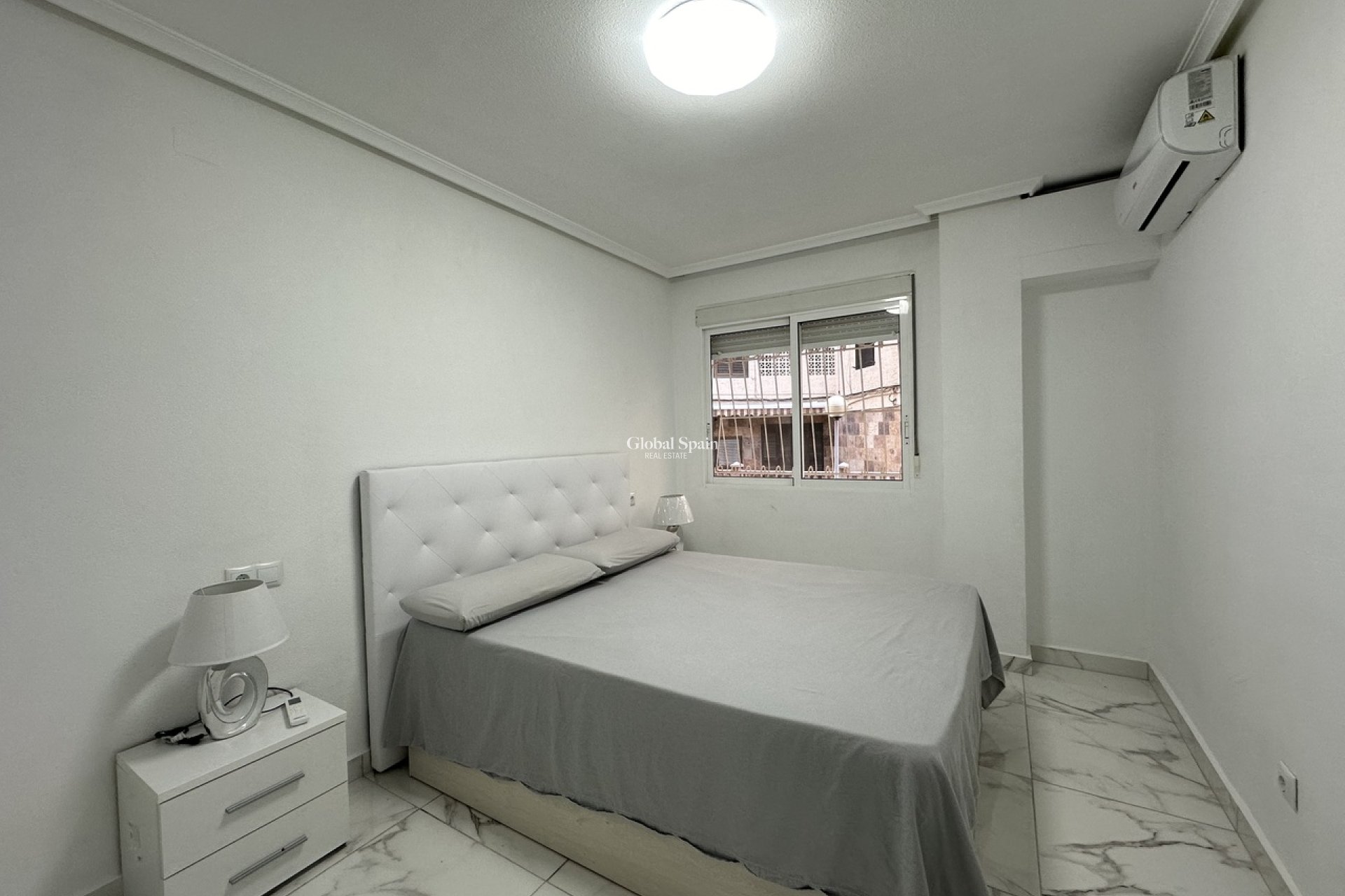 Wederverkoop - APPARTEMENT -
TORREVIEJA - Costa Blanca