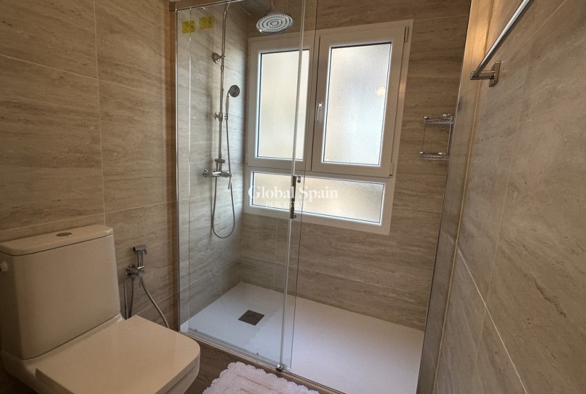 Wederverkoop - APPARTEMENT -
TORREVIEJA - Costa Blanca