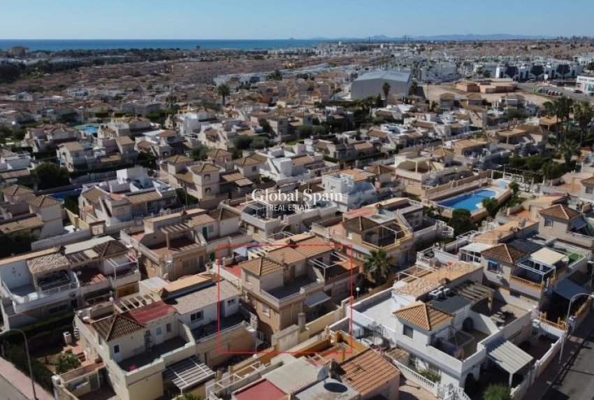 Wederverkoop - APPARTEMENT -
TORREVIEJA - Costa Blanca