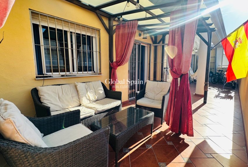 Wederverkoop - APPARTEMENT -
TORREVIEJA - Costa Blanca