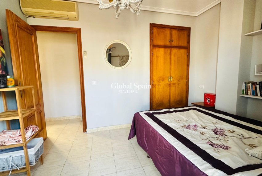 Wederverkoop - APPARTEMENT -
TORREVIEJA - Costa Blanca