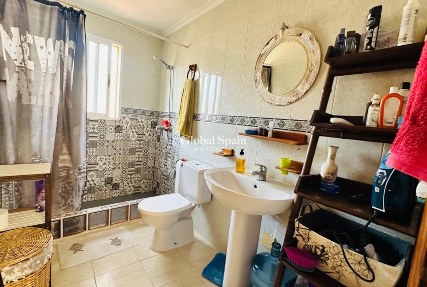 Wederverkoop - APPARTEMENT -
TORREVIEJA - Costa Blanca