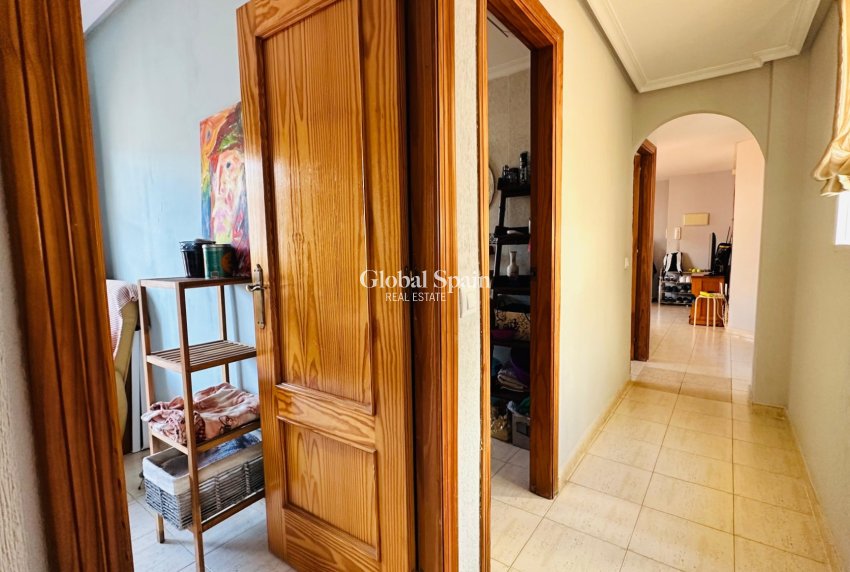 Wederverkoop - APPARTEMENT -
TORREVIEJA - Costa Blanca