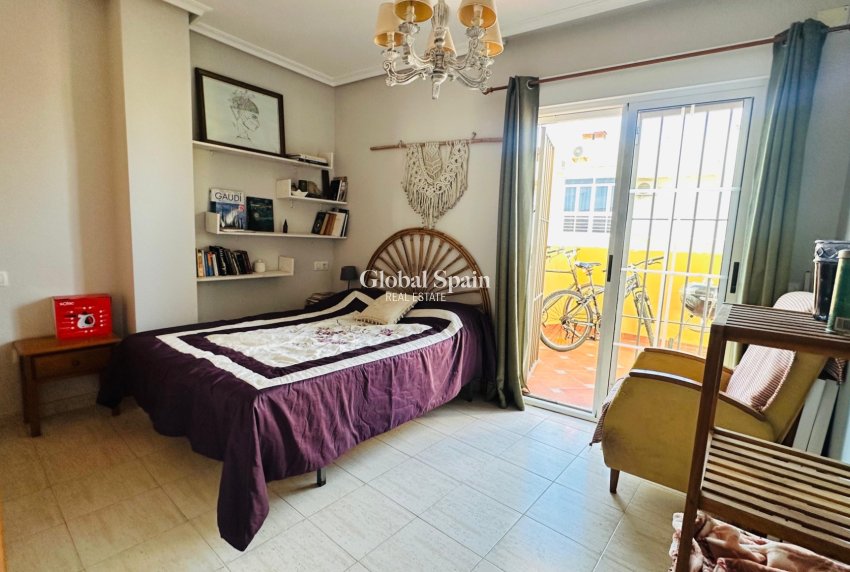 Wederverkoop - APPARTEMENT -
TORREVIEJA - Costa Blanca