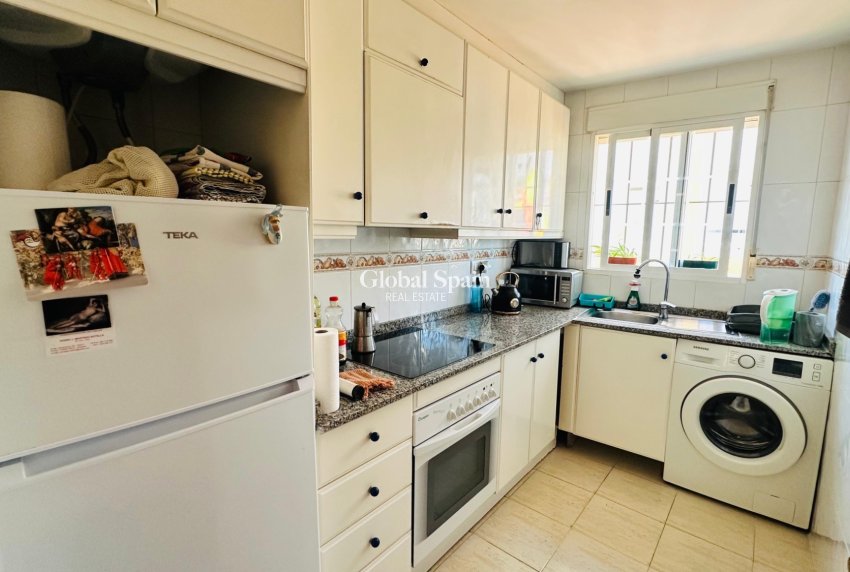 Wederverkoop - APPARTEMENT -
TORREVIEJA - Costa Blanca