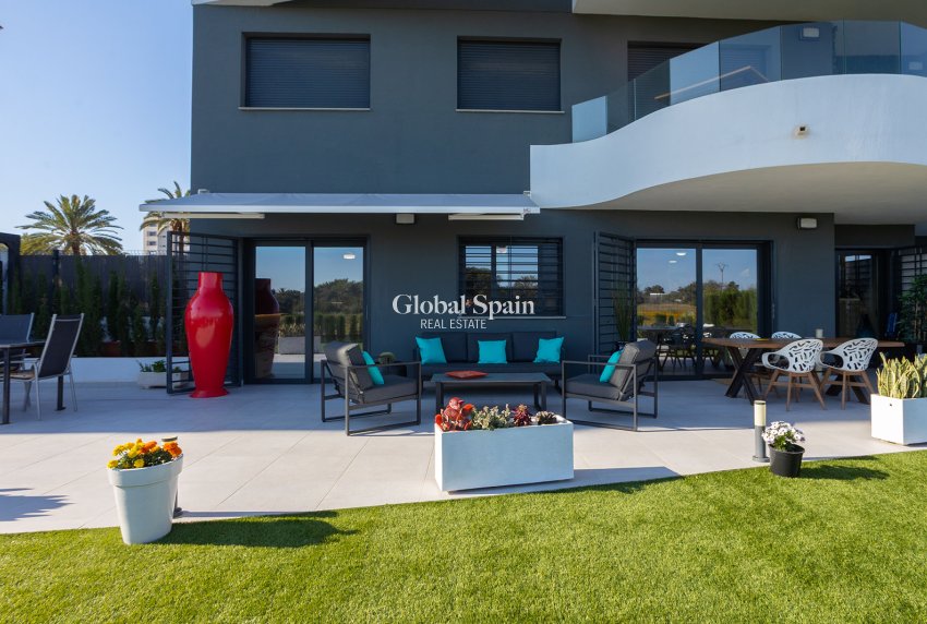 Wederverkoop - APPARTEMENT -
TORREVIEJA - Costa Blanca
