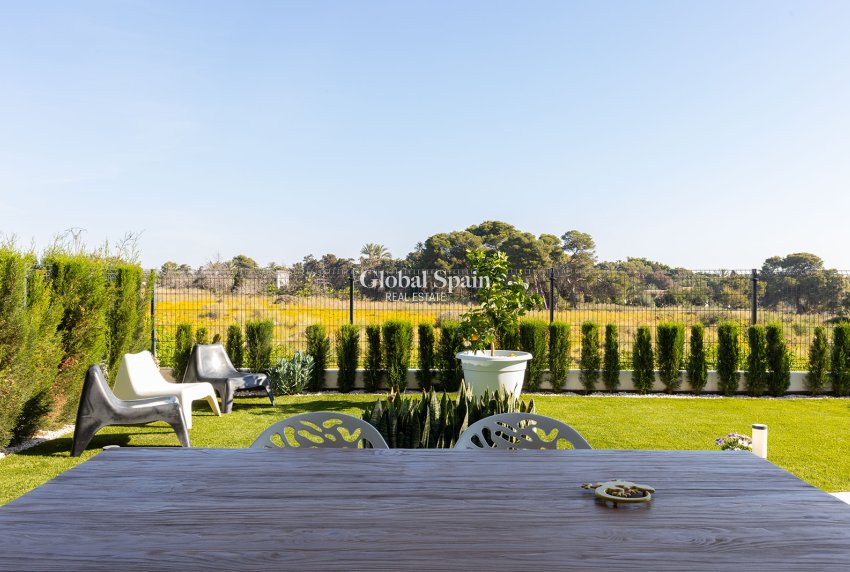 Wederverkoop - APPARTEMENT -
TORREVIEJA - Costa Blanca