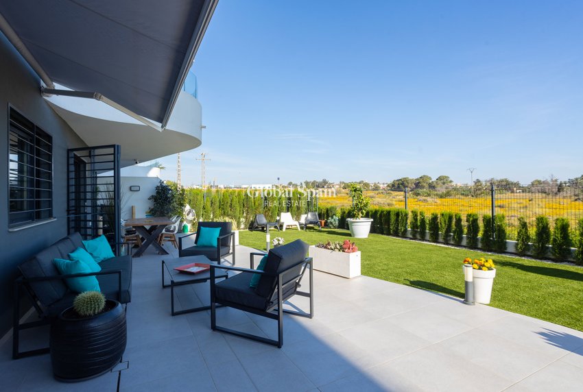 Wederverkoop - APPARTEMENT -
TORREVIEJA - Costa Blanca