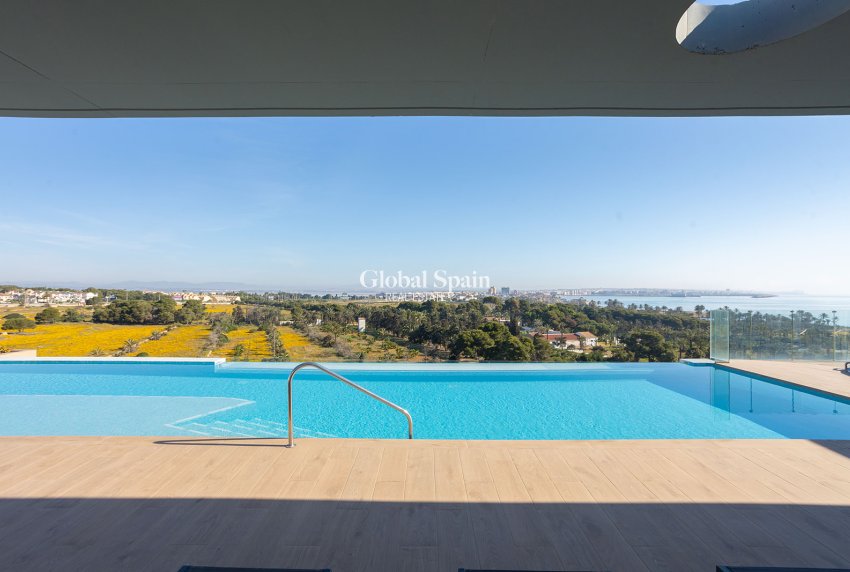Wederverkoop - APPARTEMENT -
TORREVIEJA - Costa Blanca