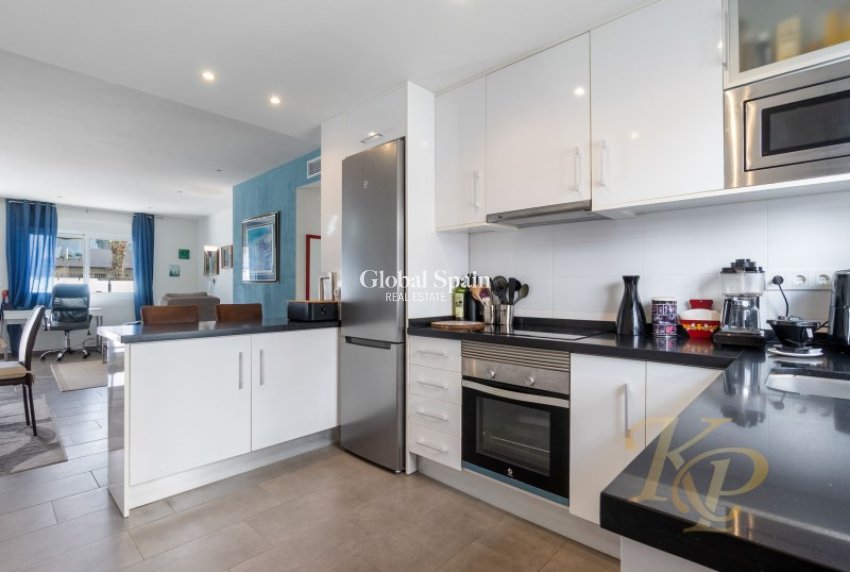 Wederverkoop - APPARTEMENT -
TORREVIEJA - Costa Blanca