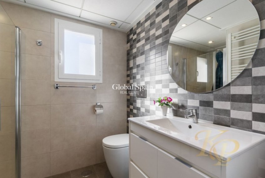 Wederverkoop - APPARTEMENT -
TORREVIEJA - Costa Blanca