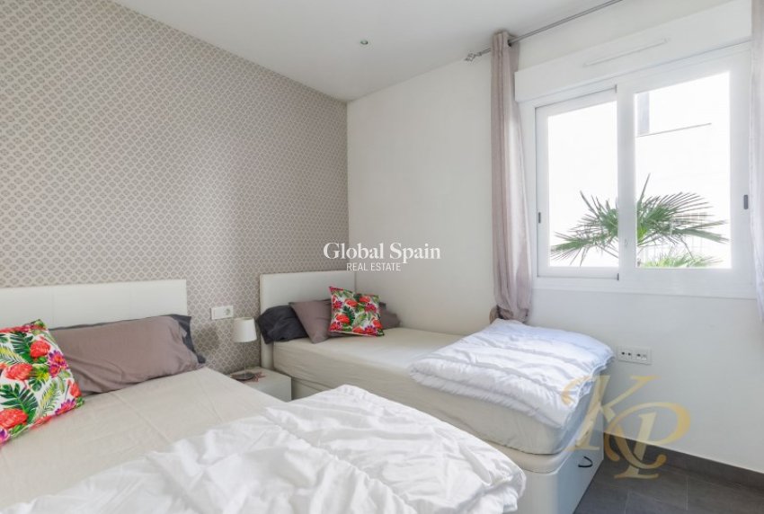 Wederverkoop - APPARTEMENT -
TORREVIEJA - Costa Blanca
