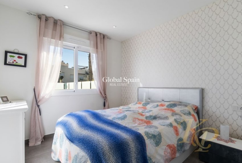 Wederverkoop - APPARTEMENT -
TORREVIEJA - Costa Blanca