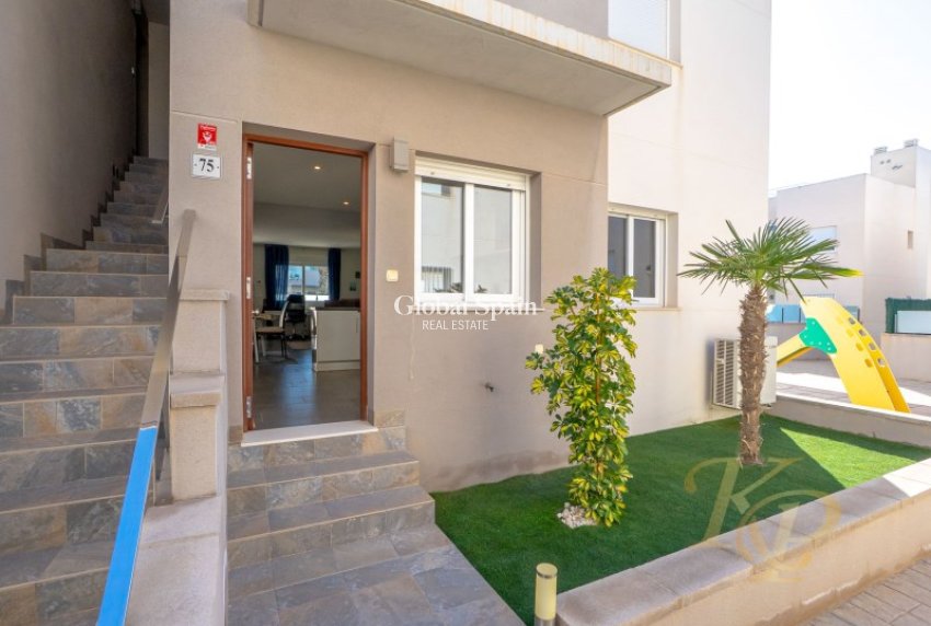 Wederverkoop - APPARTEMENT -
TORREVIEJA - Costa Blanca