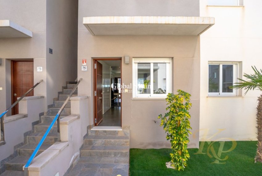 Wederverkoop - APPARTEMENT -
TORREVIEJA - Costa Blanca