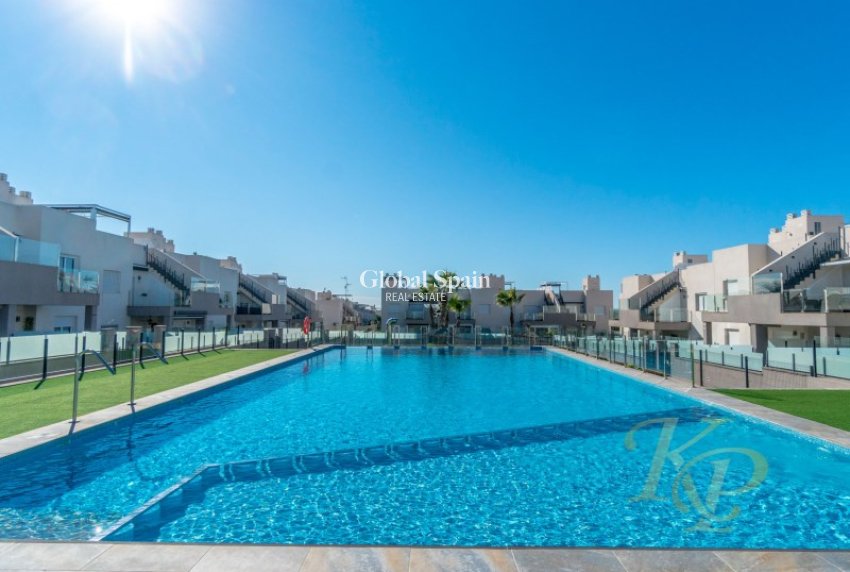 Wederverkoop - APPARTEMENT -
TORREVIEJA - Costa Blanca